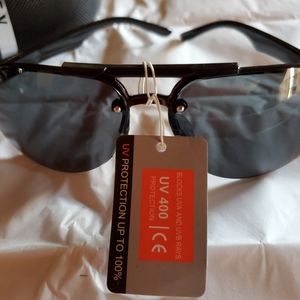 BNIB sunglasses very nice
